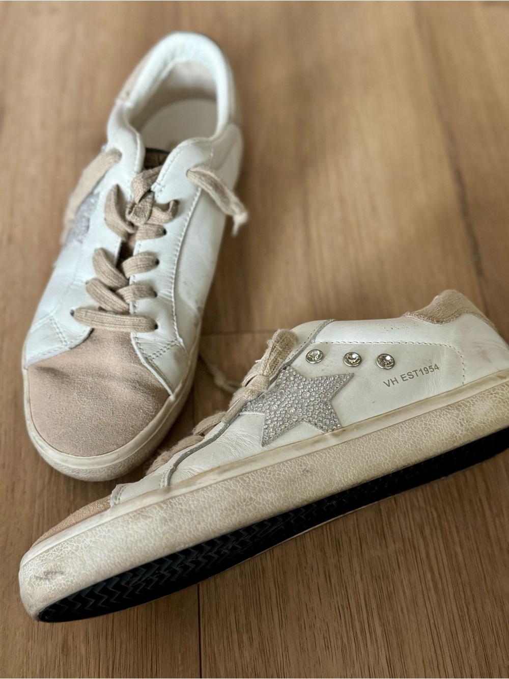 Vintage Havana White & Beige Star Accent Sneakers